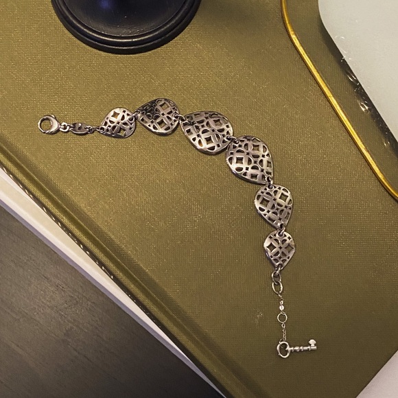 Fossil Silver Teardrop Bracelet - Picture 1 of 1